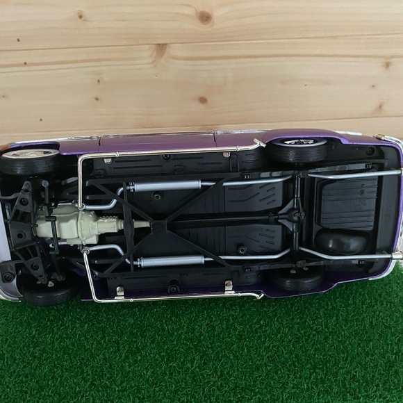 ERTL 1:18 Scale Diecast Car 1949 Mercury Lead Sled Coupe Purple with Flames - Picture 11 of 13